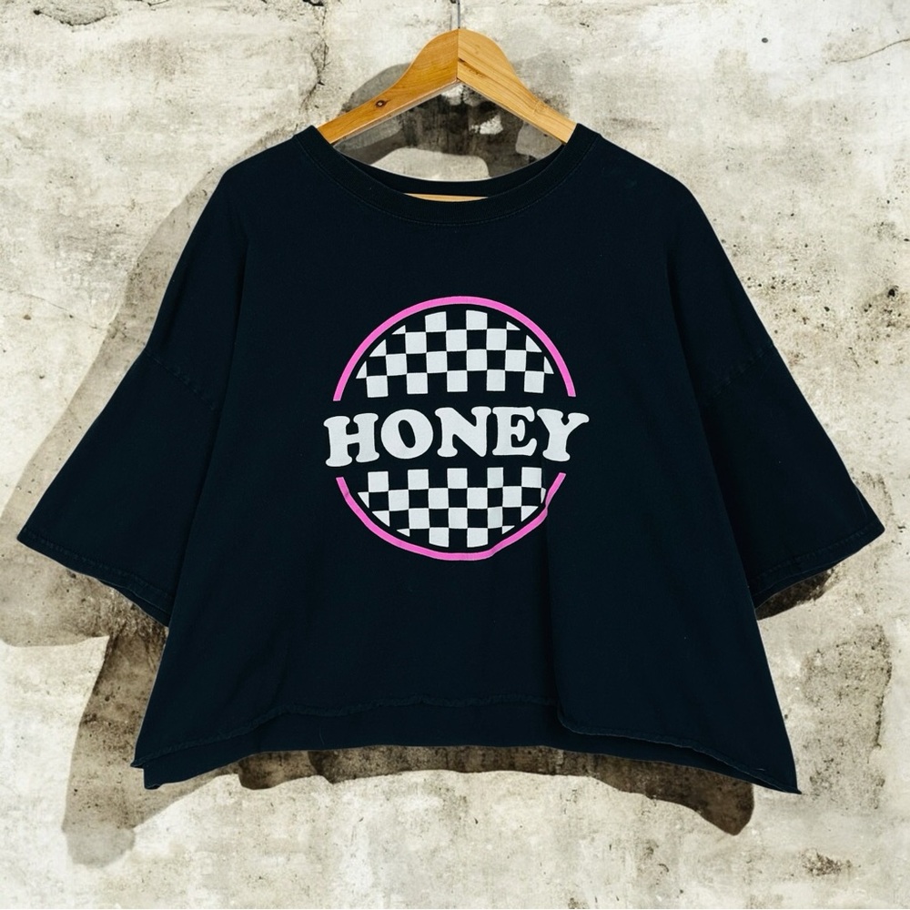Honey Checkered Grunge Graphic Boxy Cropped Crewneck Short Sleeve T Shirt Black